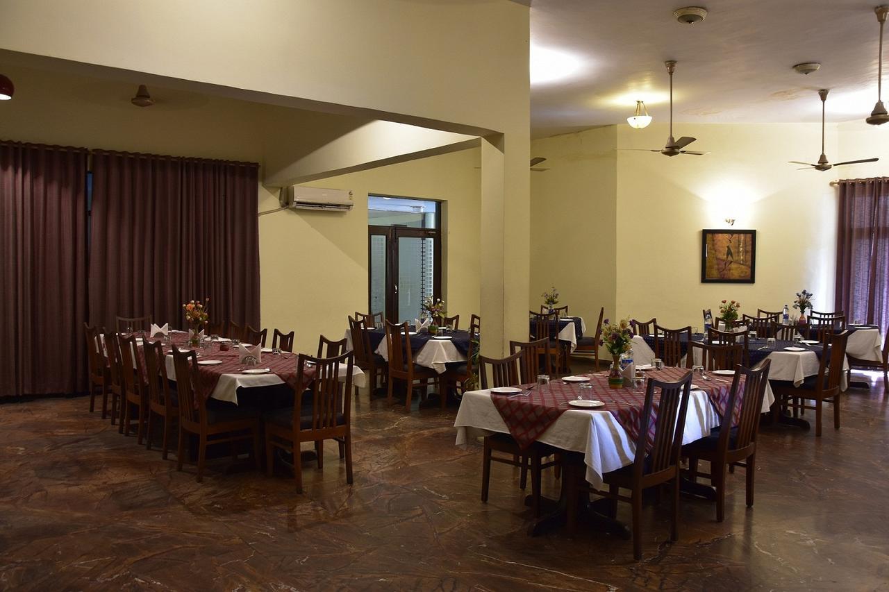 Modipur Hotel Rampur  Exterior photo
